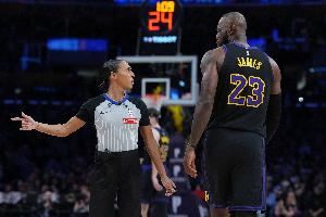 帕金斯：詹姆斯是史上最全面球员 近10年他给内线球员助攻排第五